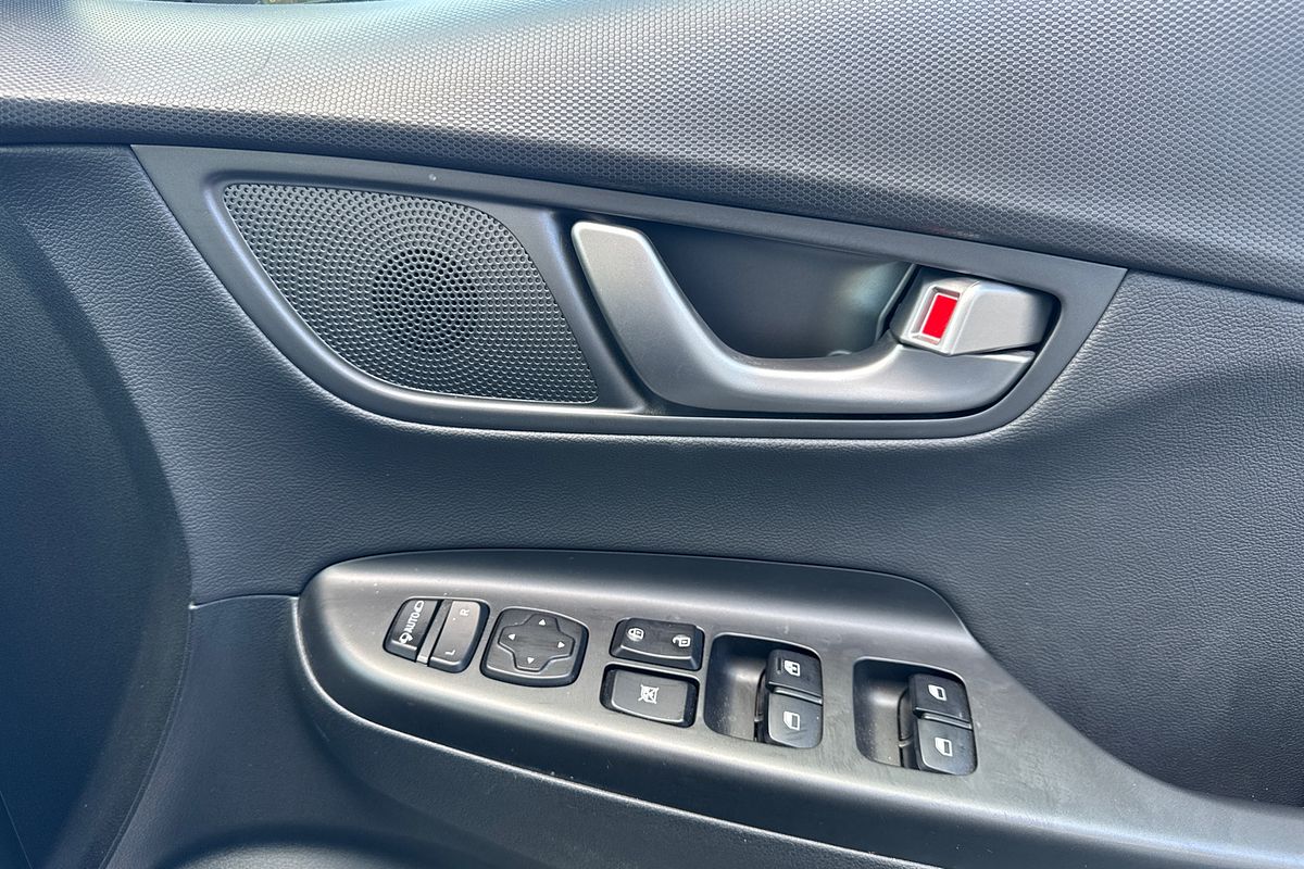 2020 Hyundai Kona Elite OS.3