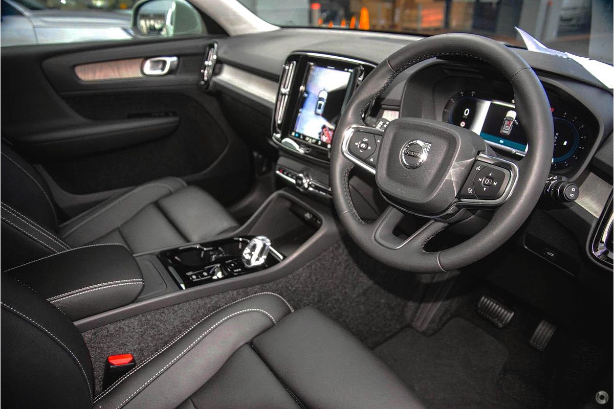2024 Volvo XC40 Ultra B4 Bright
