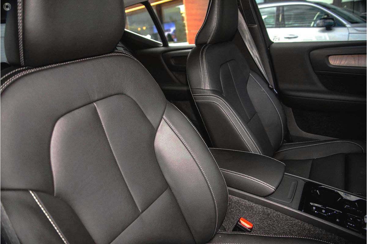 2024 Volvo XC40 Ultra B4 Bright