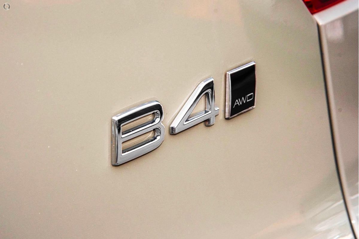 2024 Volvo XC40 Ultra B4 Bright