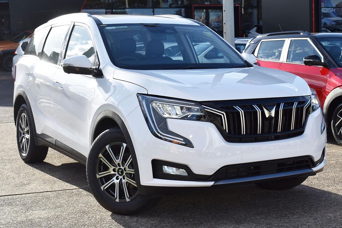 2025 Mahindra XUV700 AX7L
