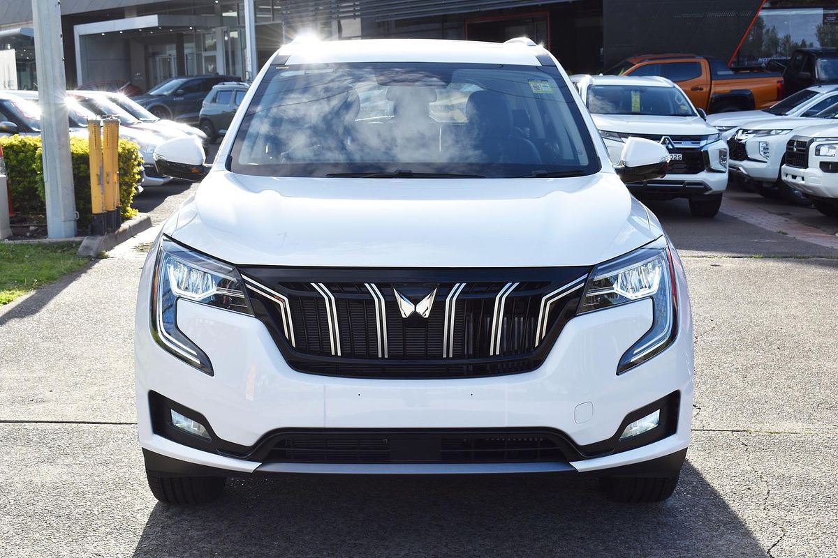 2025 Mahindra XUV700 AX7L