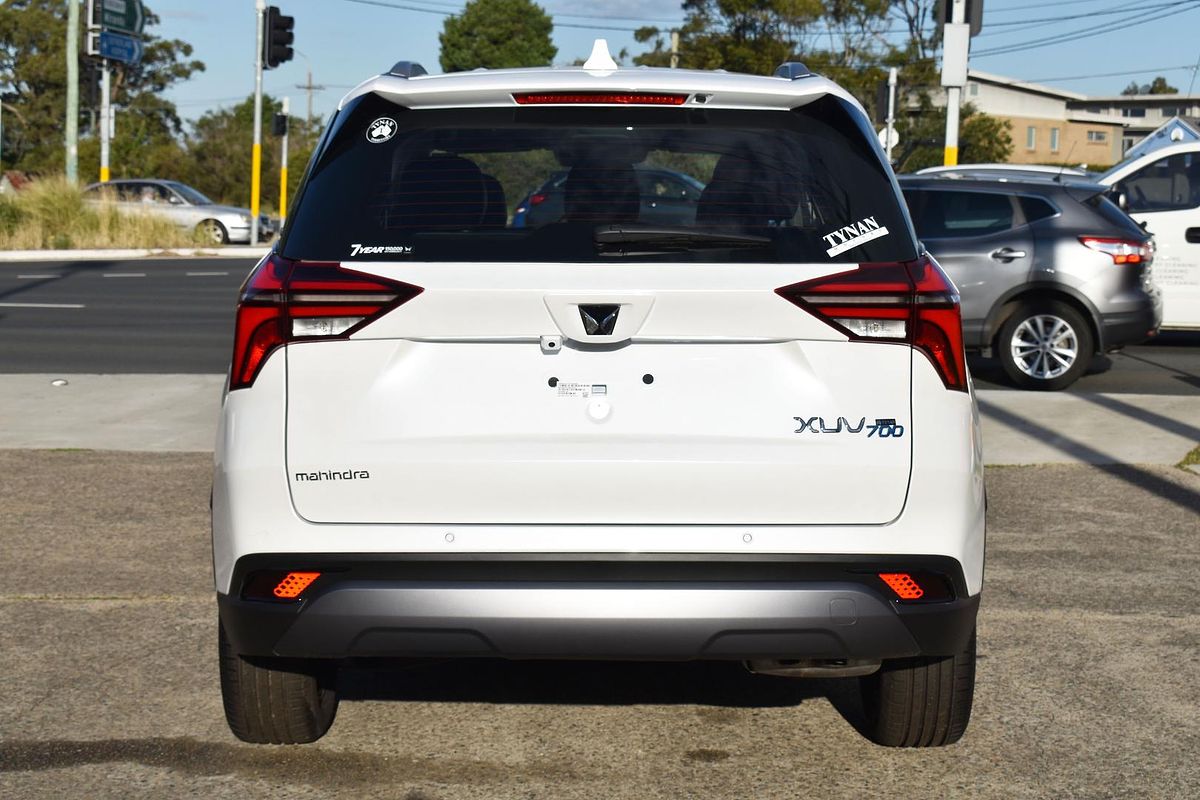 2025 Mahindra XUV700 AX7L