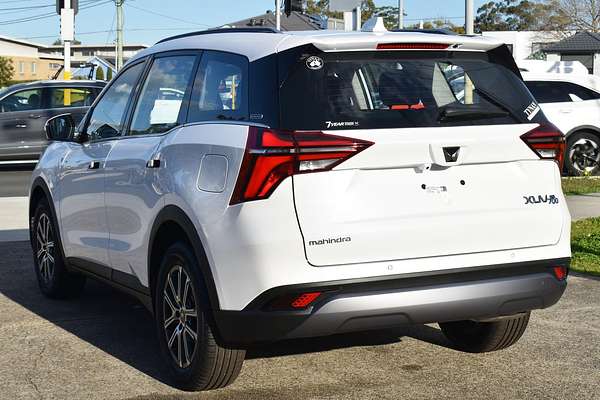 2025 Mahindra XUV700 AX7L