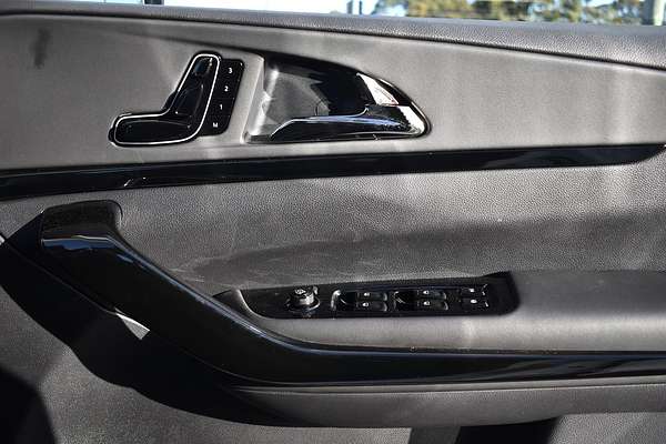 2025 Mahindra XUV700 AX7L