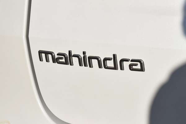 2025 Mahindra XUV700 AX7L