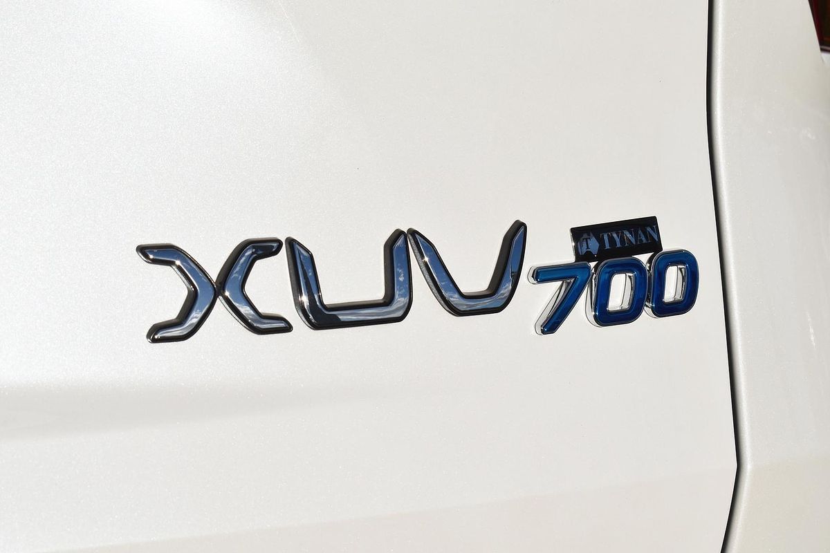 2025 Mahindra XUV700 AX7L