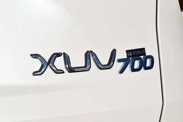 2025 Mahindra XUV700 AX7L