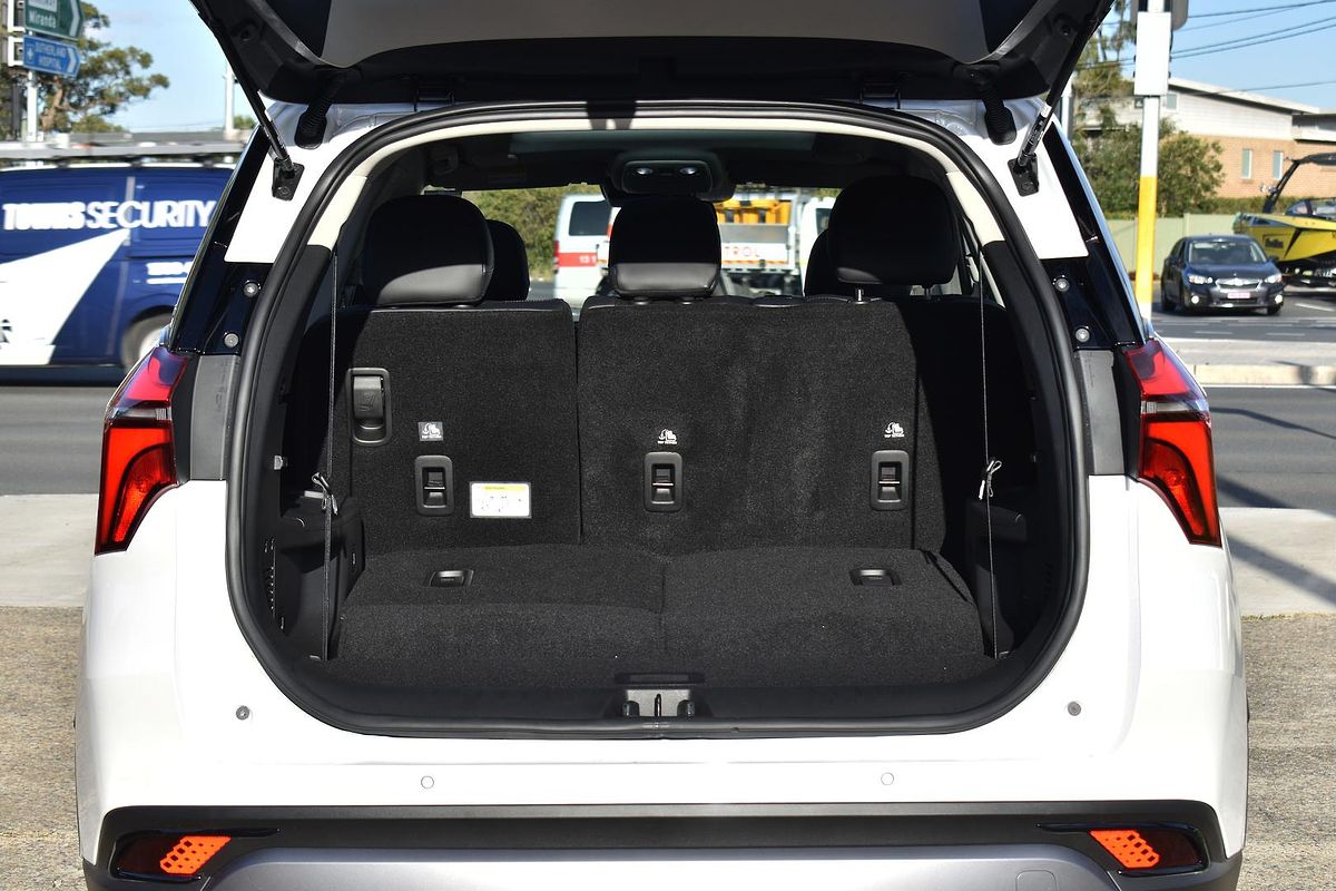 2025 Mahindra XUV700 AX7L