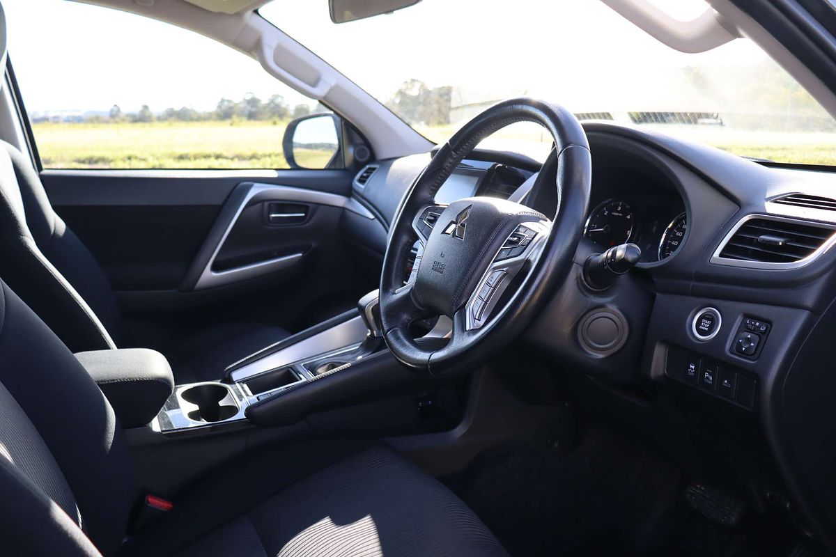 2022 Mitsubishi Pajero Sport GLX QF