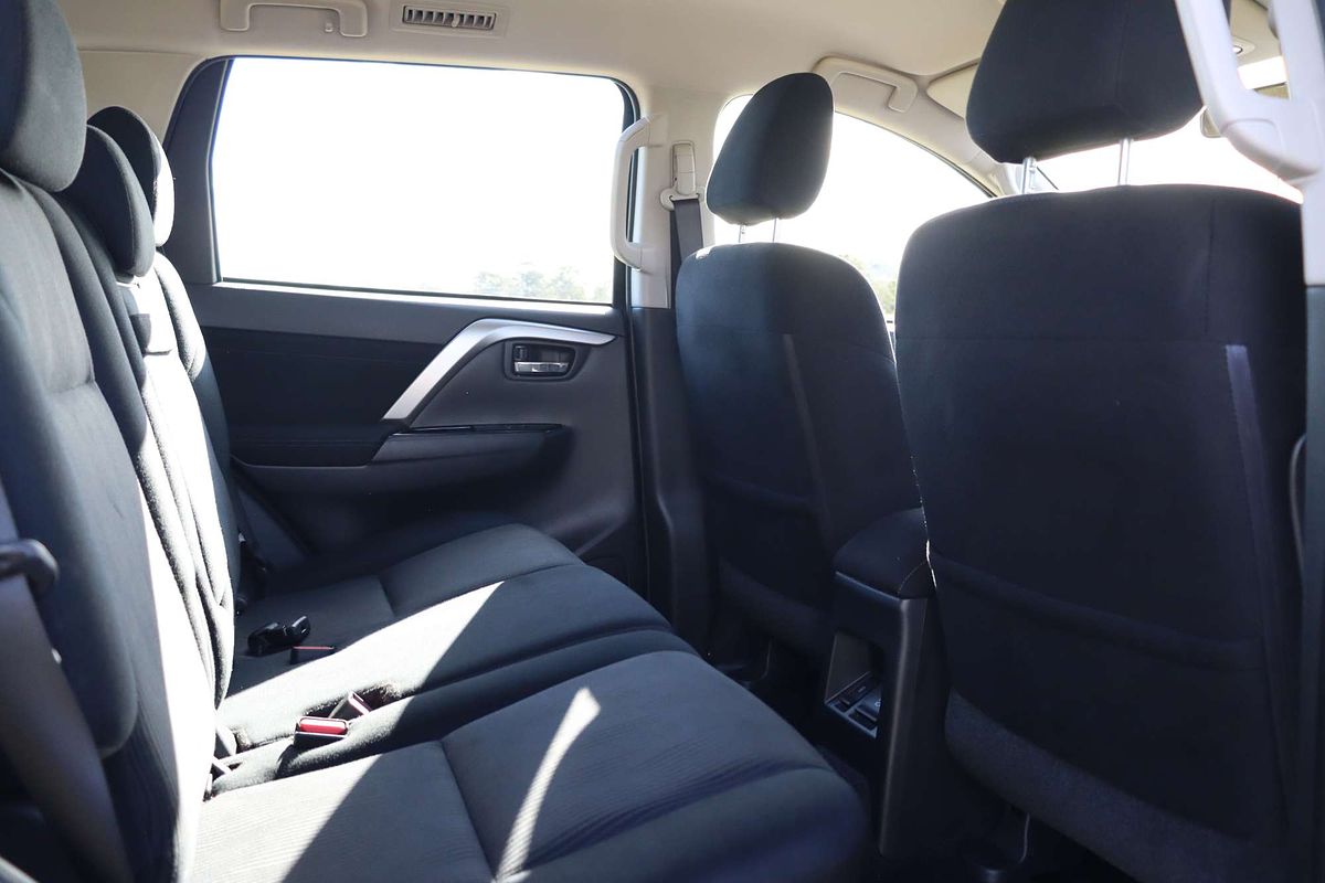 2022 Mitsubishi Pajero Sport GLX QF