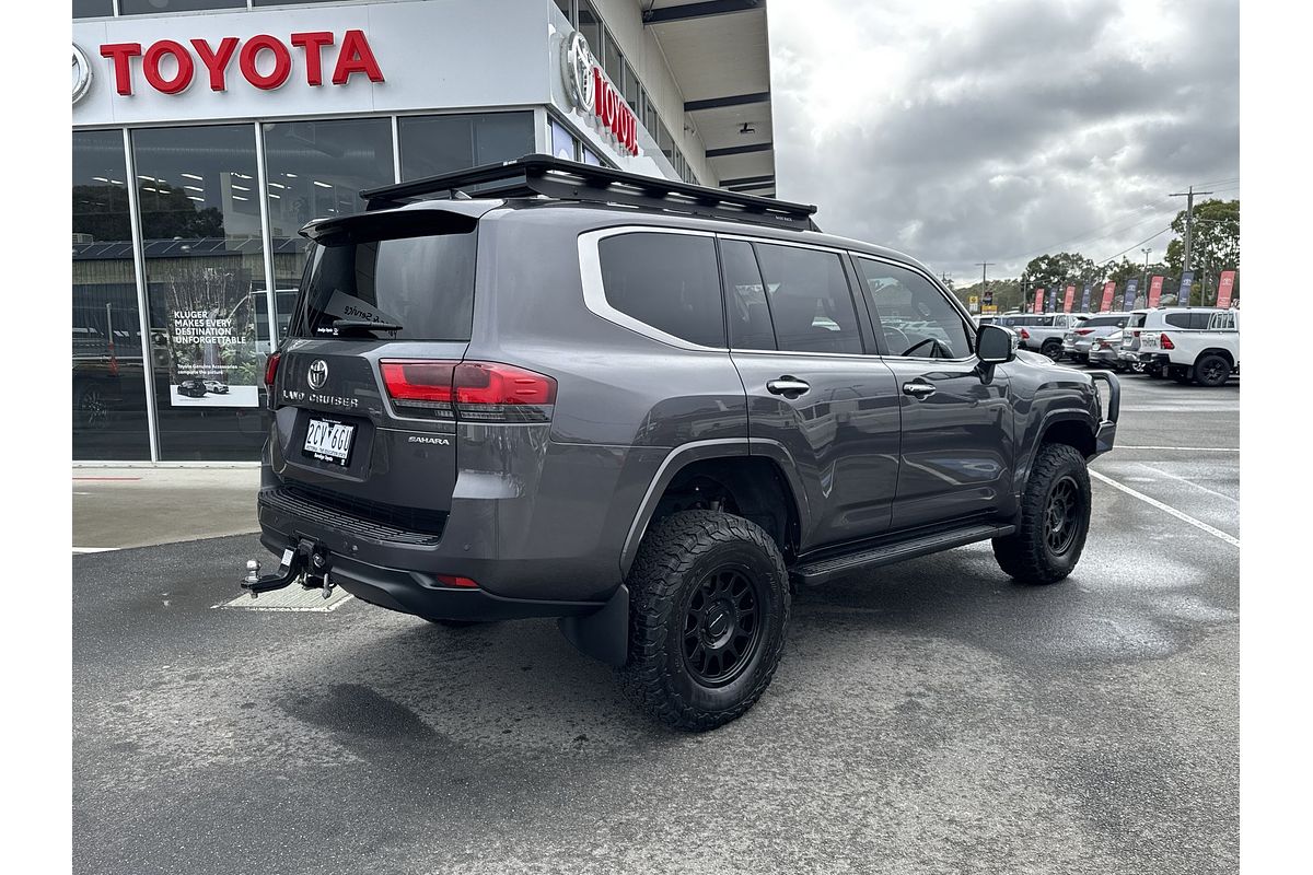 2022 Toyota Landcruiser Sahara FJA300R