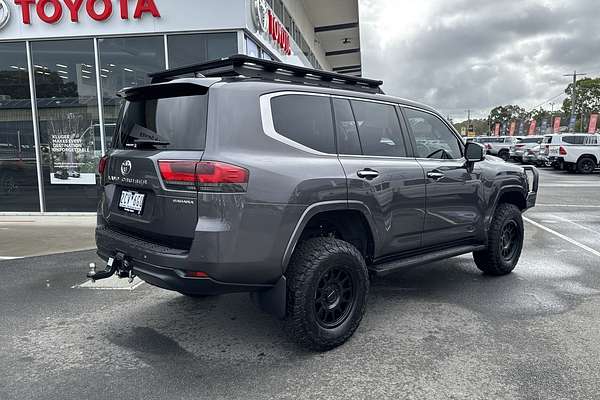 2022 Toyota Landcruiser Sahara FJA300R