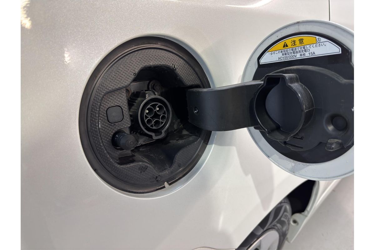 2013 Toyota Prius Plug in Hybrid ZVW35