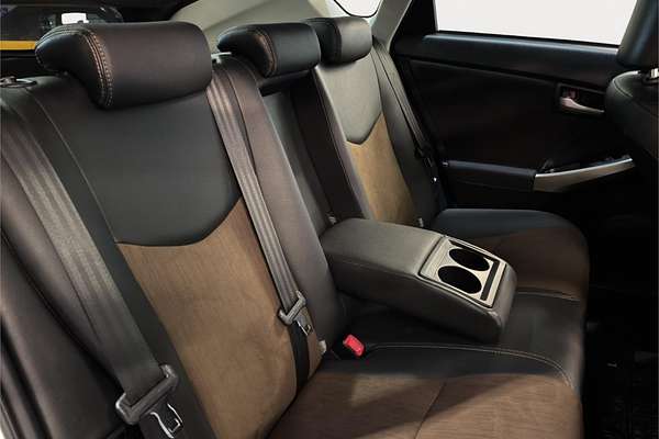 2013 Toyota Prius Plug in Hybrid ZVW35