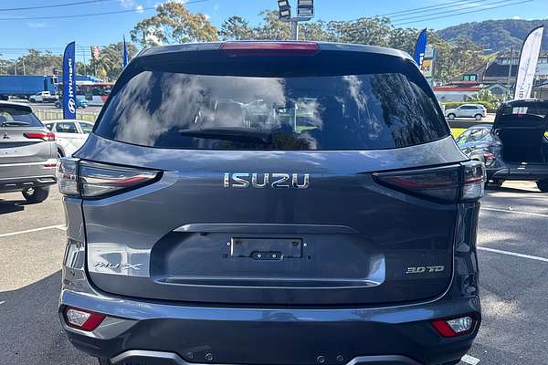 2022 Isuzu MU-X LS-T