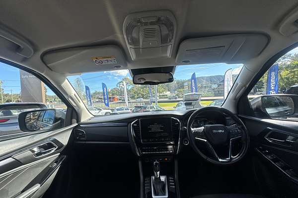 2022 Isuzu MU-X LS-T