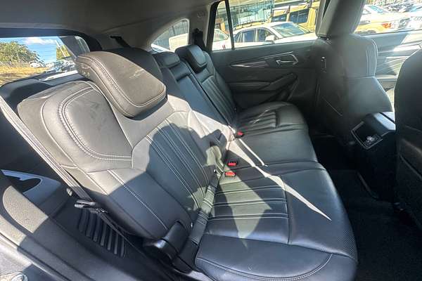 2022 Isuzu MU-X LS-T