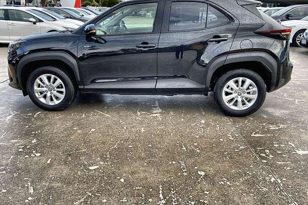 2024 Toyota Yaris Cross GXL MXPJ10R