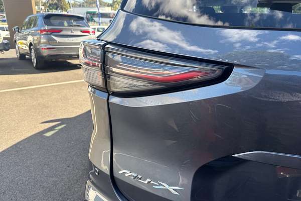 2022 Isuzu MU-X LS-T