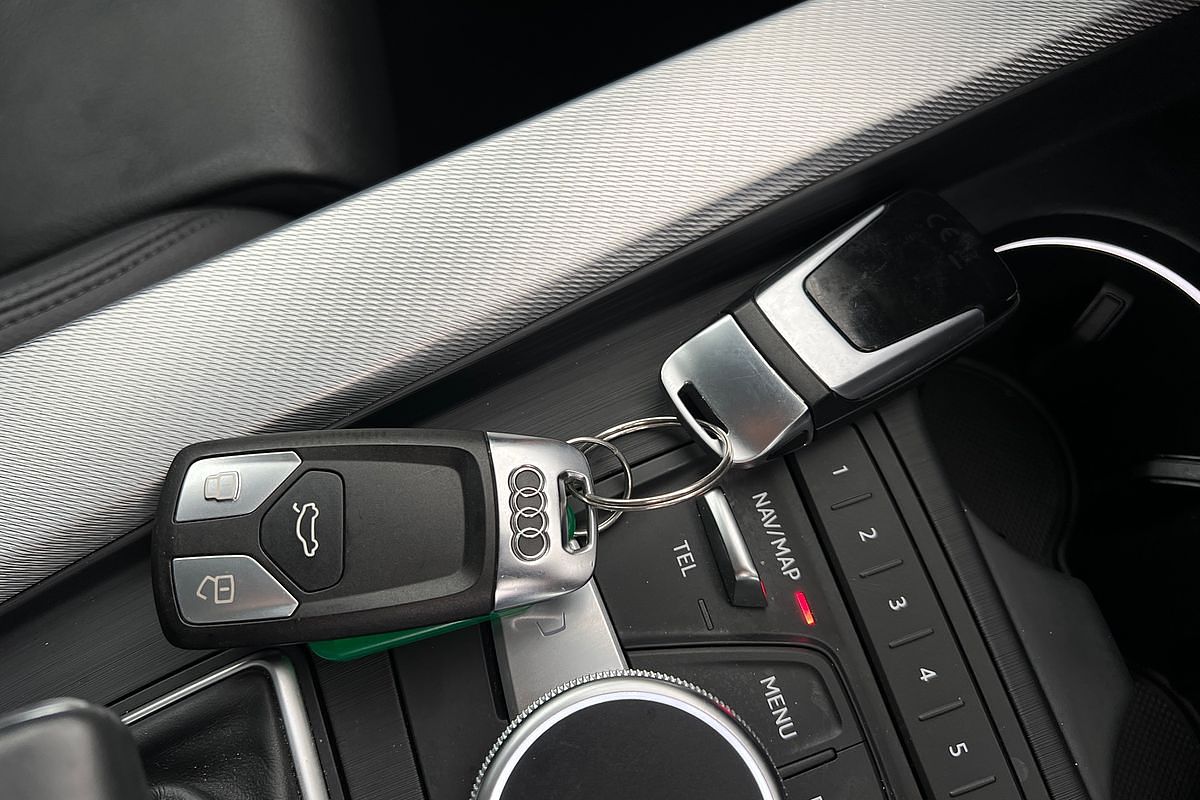 2019 Audi A4 45 TFSI S line B9