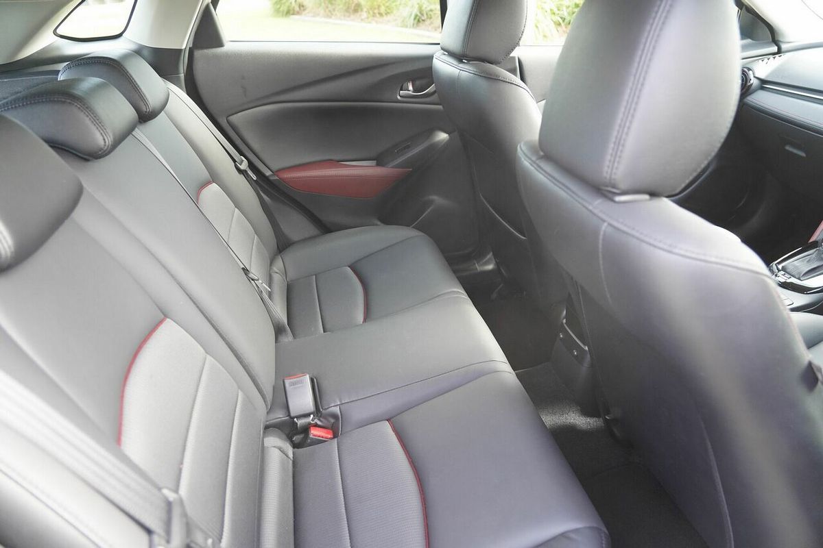 2015 Mazda CX-3 S Touring (FWD) DK