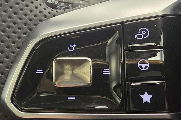 2025 MG QS Essence IS31