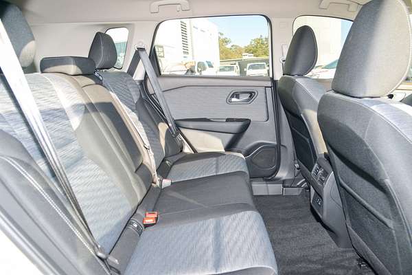 2024 Nissan X-TRAIL ST T33