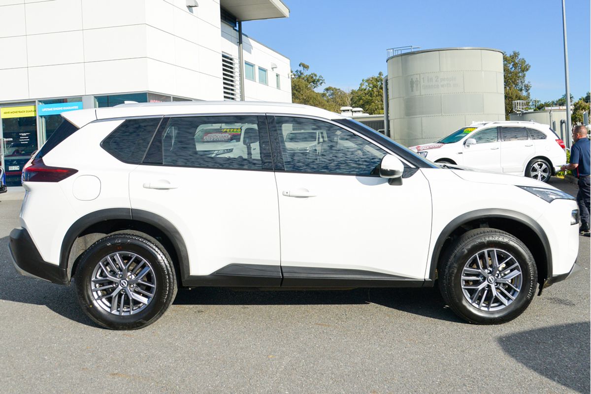 2024 Nissan X-TRAIL ST T33