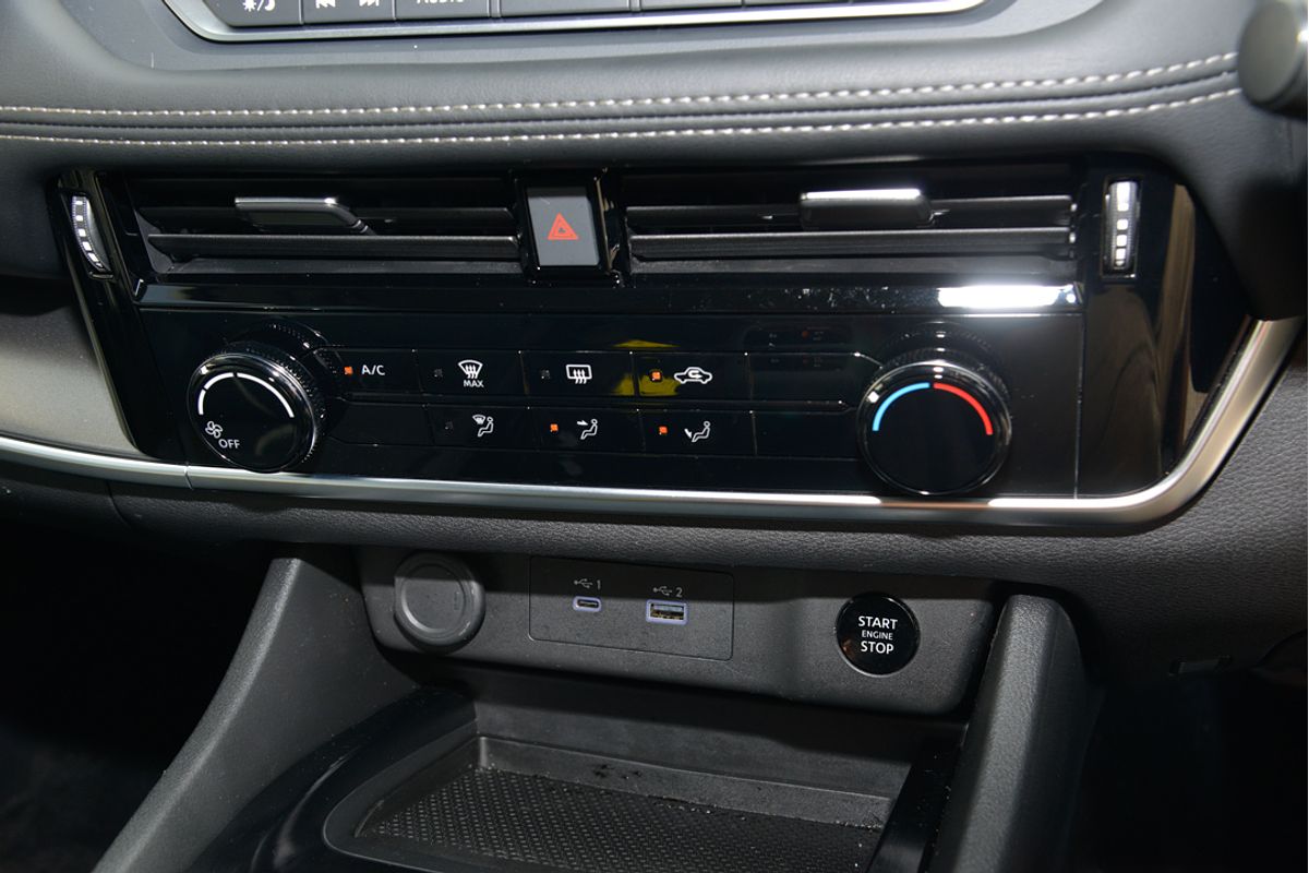 2024 Nissan X-TRAIL ST T33
