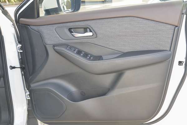 2024 Nissan X-TRAIL ST T33