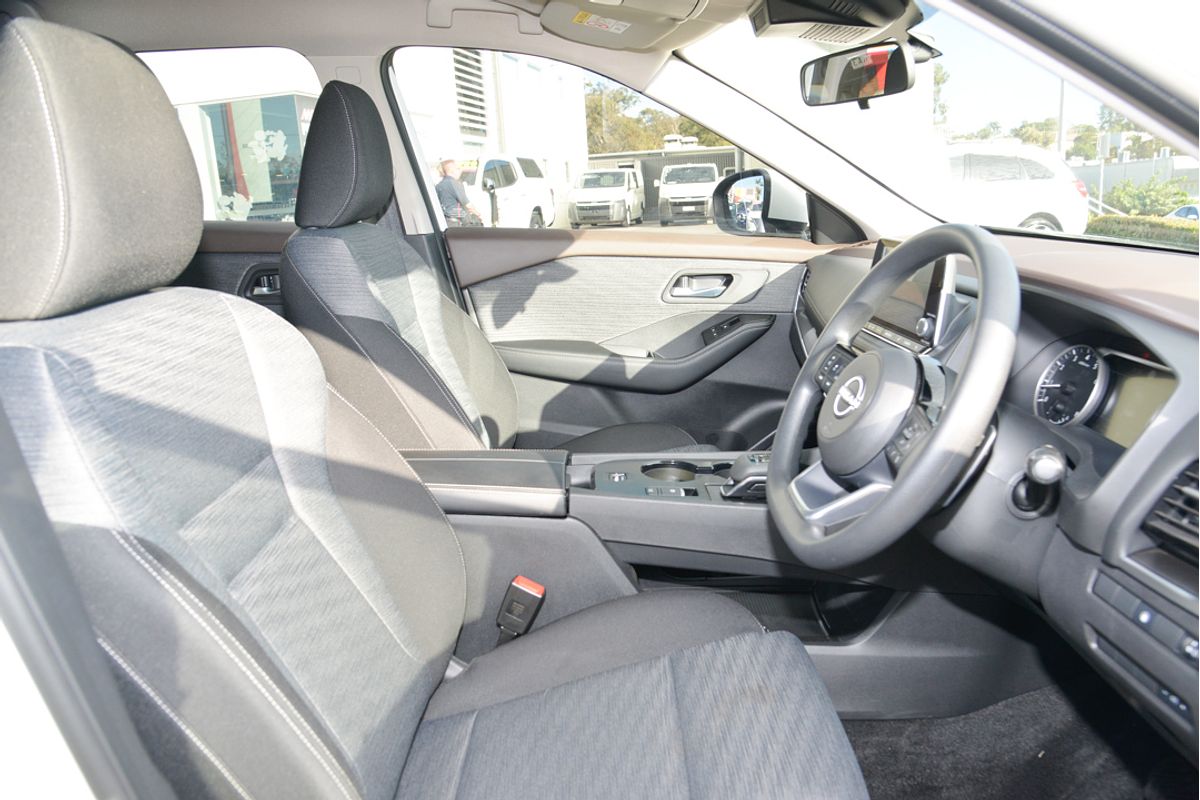 2024 Nissan X-TRAIL ST T33