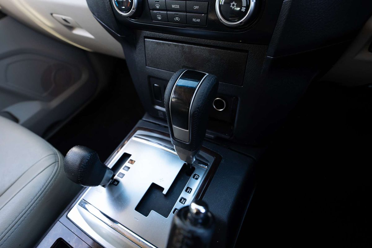 2012 Mitsubishi Pajero Exceed NW