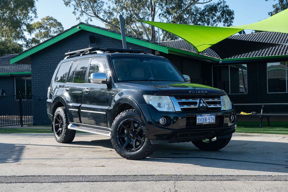 2012 Mitsubishi Pajero Exceed NW