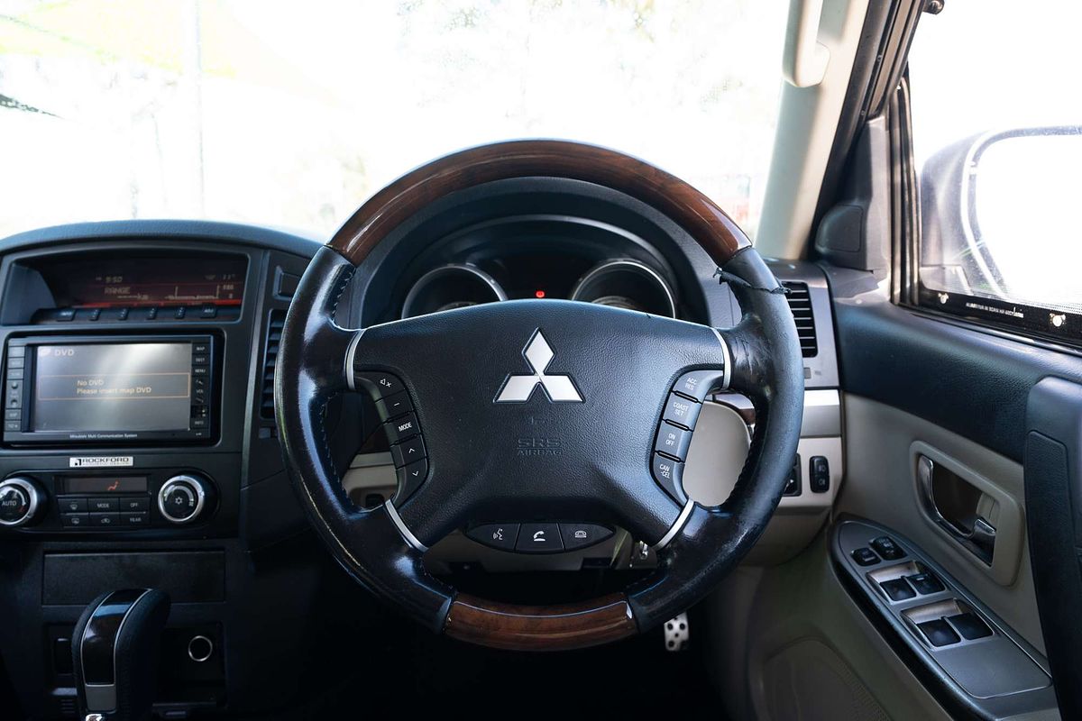 2012 Mitsubishi Pajero Exceed NW
