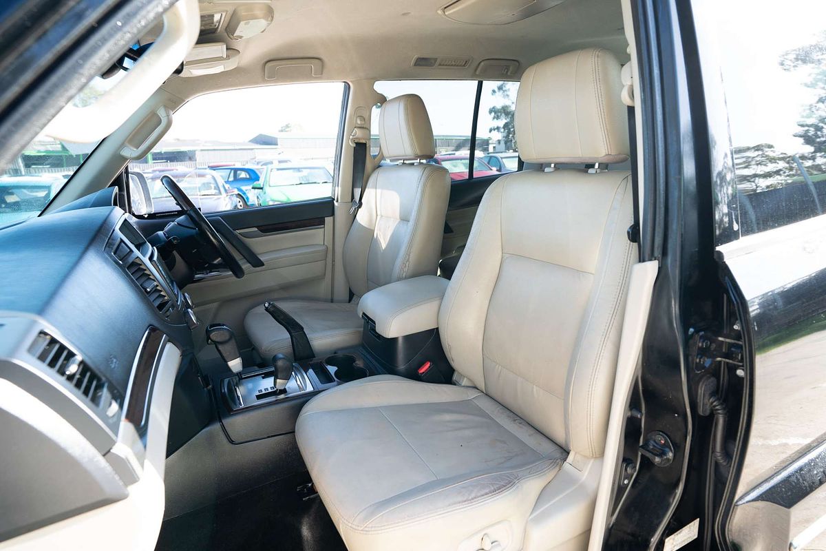 2012 Mitsubishi Pajero Exceed NW
