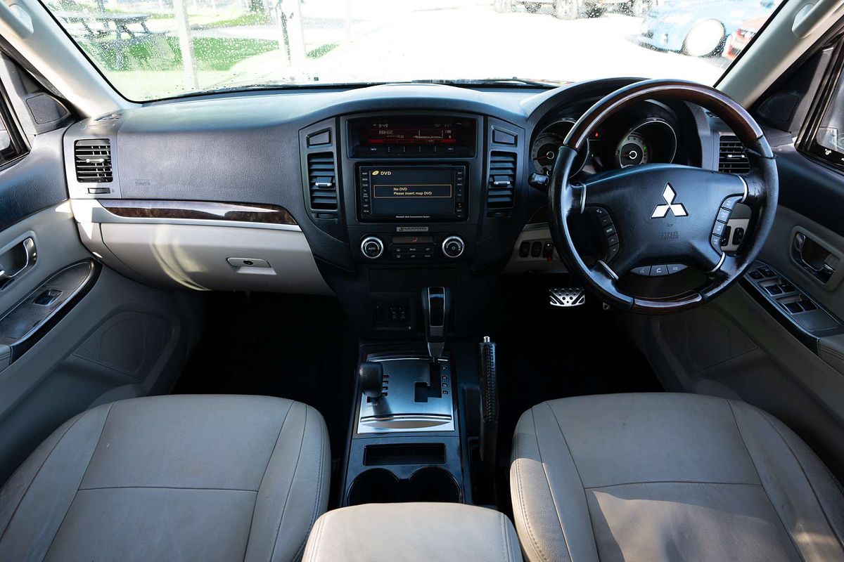 2012 Mitsubishi Pajero Exceed NW