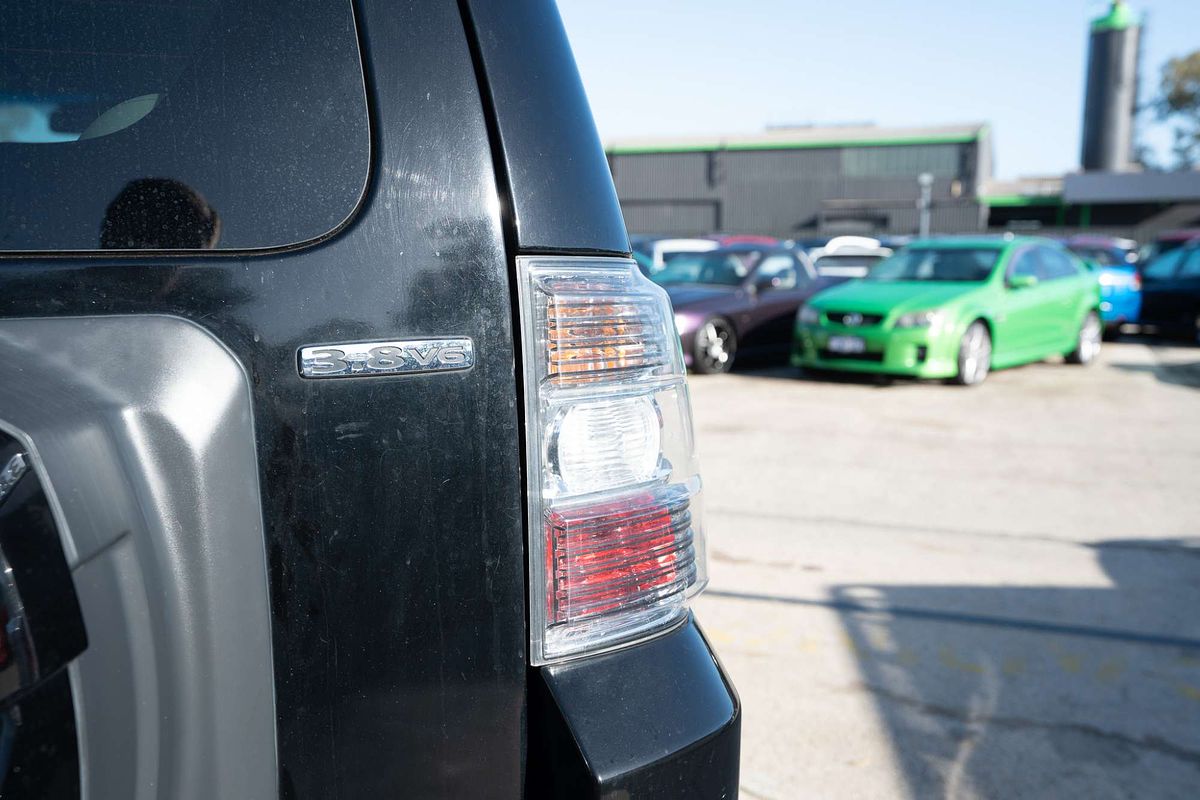2012 Mitsubishi Pajero Exceed NW