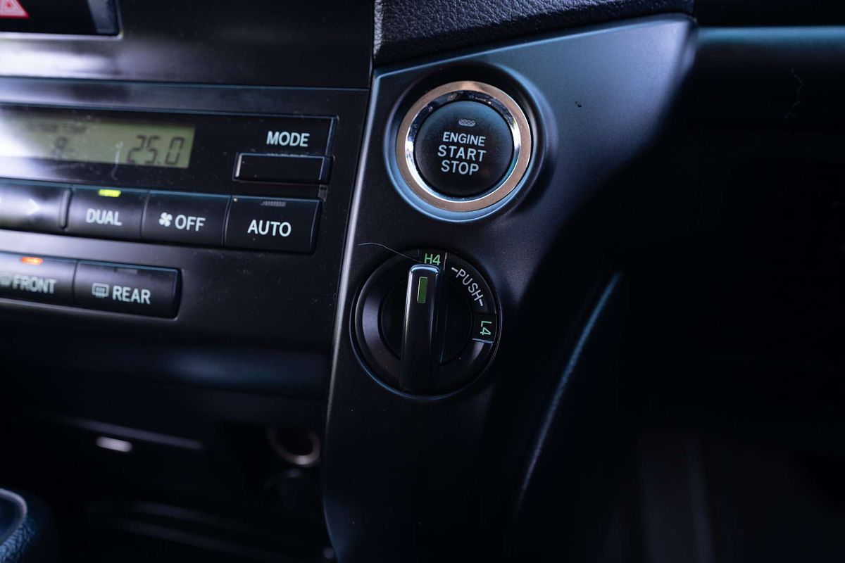 2014 Toyota Landcruiser GXL VDJ200R