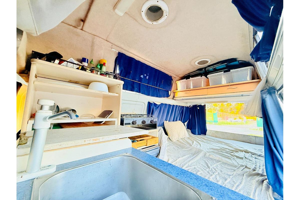 2004 Toyota Hiace RZH113R LWB