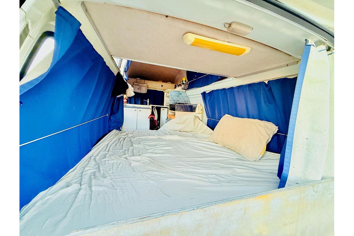 2004 Toyota Hiace RZH113R LWB