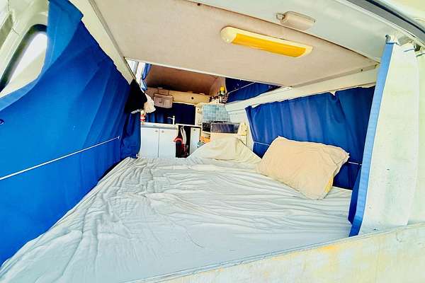 2004 Toyota Hiace RZH113R LWB