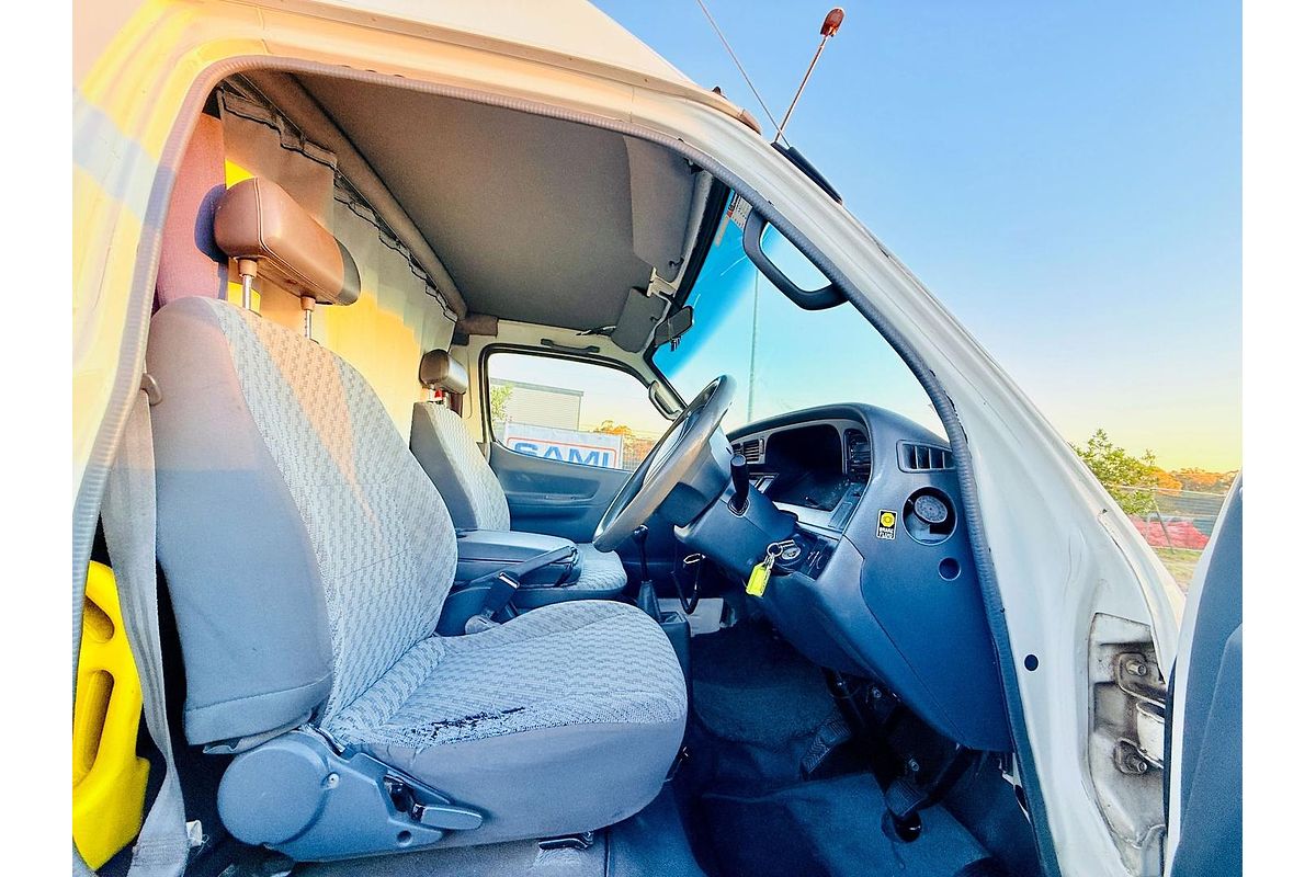 2004 Toyota Hiace RZH113R LWB
