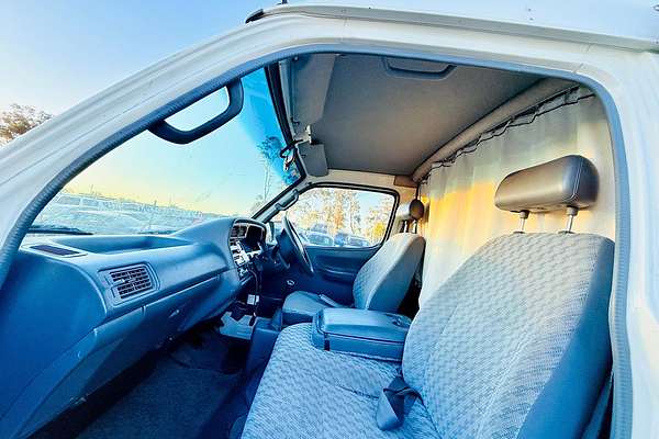 2004 Toyota Hiace RZH113R LWB