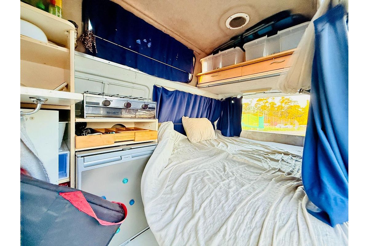 2004 Toyota Hiace RZH113R LWB