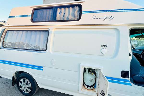 2004 Toyota Hiace RZH113R LWB