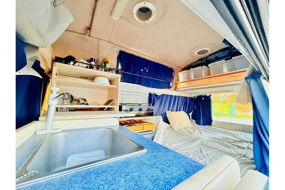 2004 Toyota Hiace RZH113R LWB