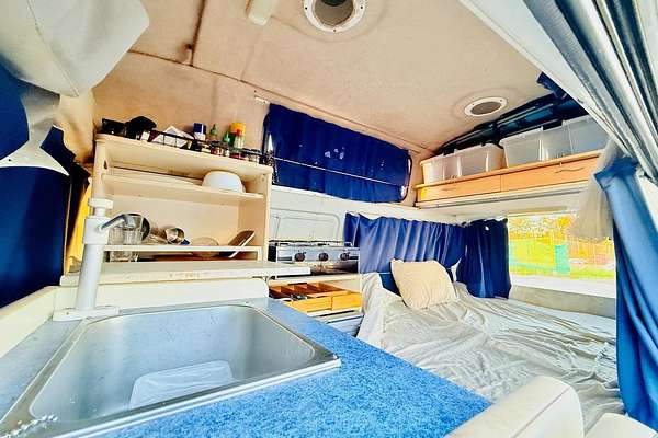 2004 Toyota Hiace RZH113R LWB