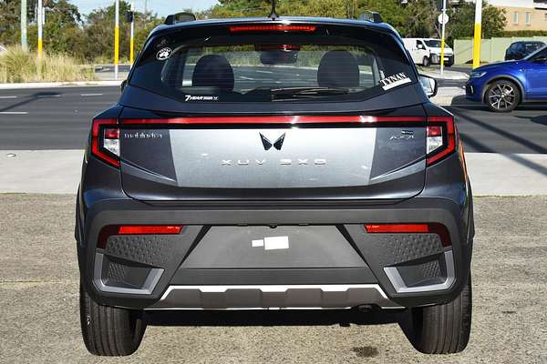 2025 Mahindra XUV3XO AX7L