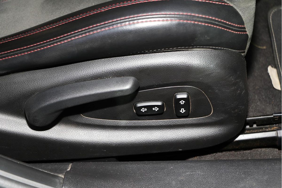 2016 Holden Commodore SV6 Black VF Series II